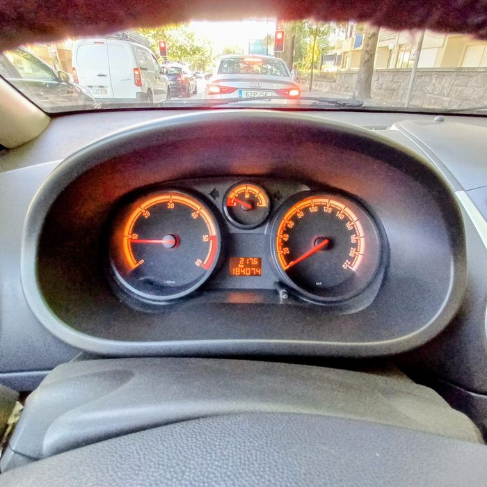 Opel Corsa 170,000kms IVA dedutível