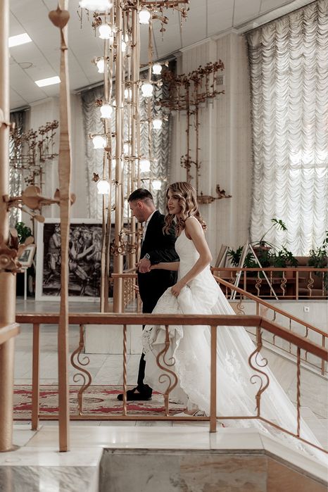 Продам весільну сукню невінчану