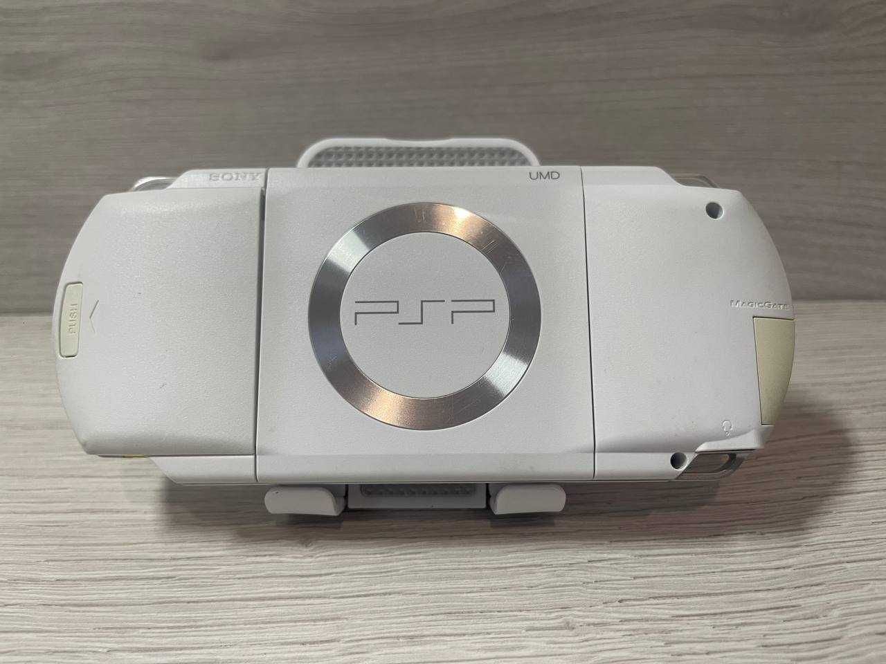 Sony PSP 32 GB + 40 ігор PLayStation Portable White