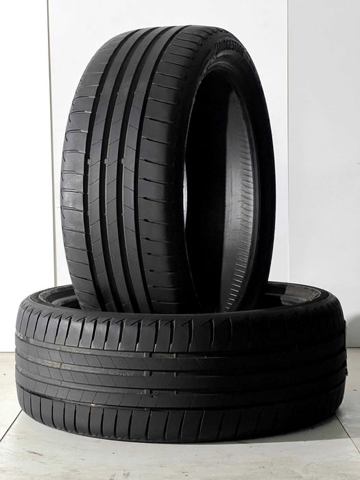 Pneus Bridgestone Turanza T005 - 225/40/19 - Como NOVOS