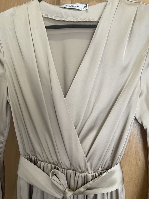 Святкова жіноча сукня