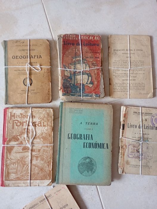 Livros escolares antigos