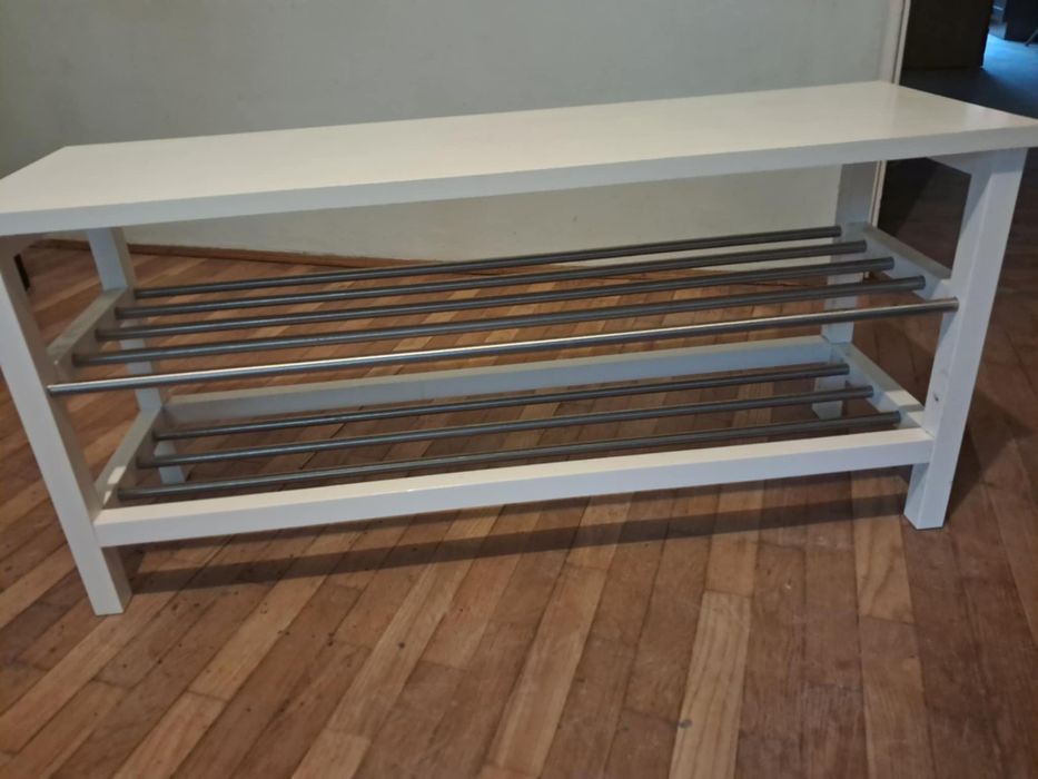 Ława z półkami na buty