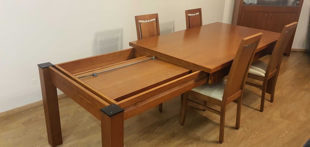 Mobília de Sala de Jantar - Aparador + Mesa