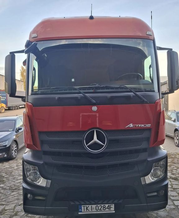 Mercedes-Benz Actros MP4  Mercedes-Benz Actros 1842 Standard.