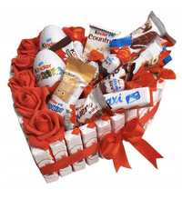 Zestaw kosz prezentowy box serce Kinder czekoladki prezent Dzień Matki