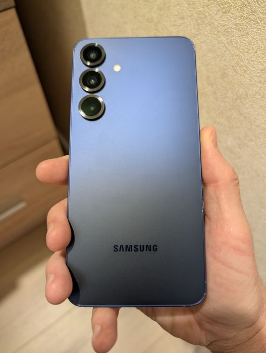 Samsung Galaxy S25 Plus, Galaxy Buds 3 Pro, Pitaka