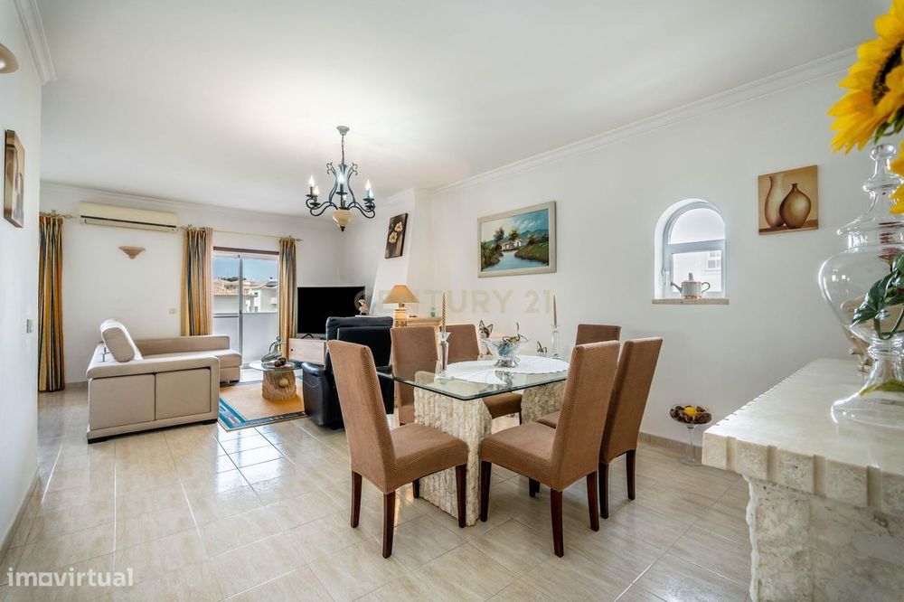 Apartamento T3 com áreas generosas, Garagem em Box, em Portimão