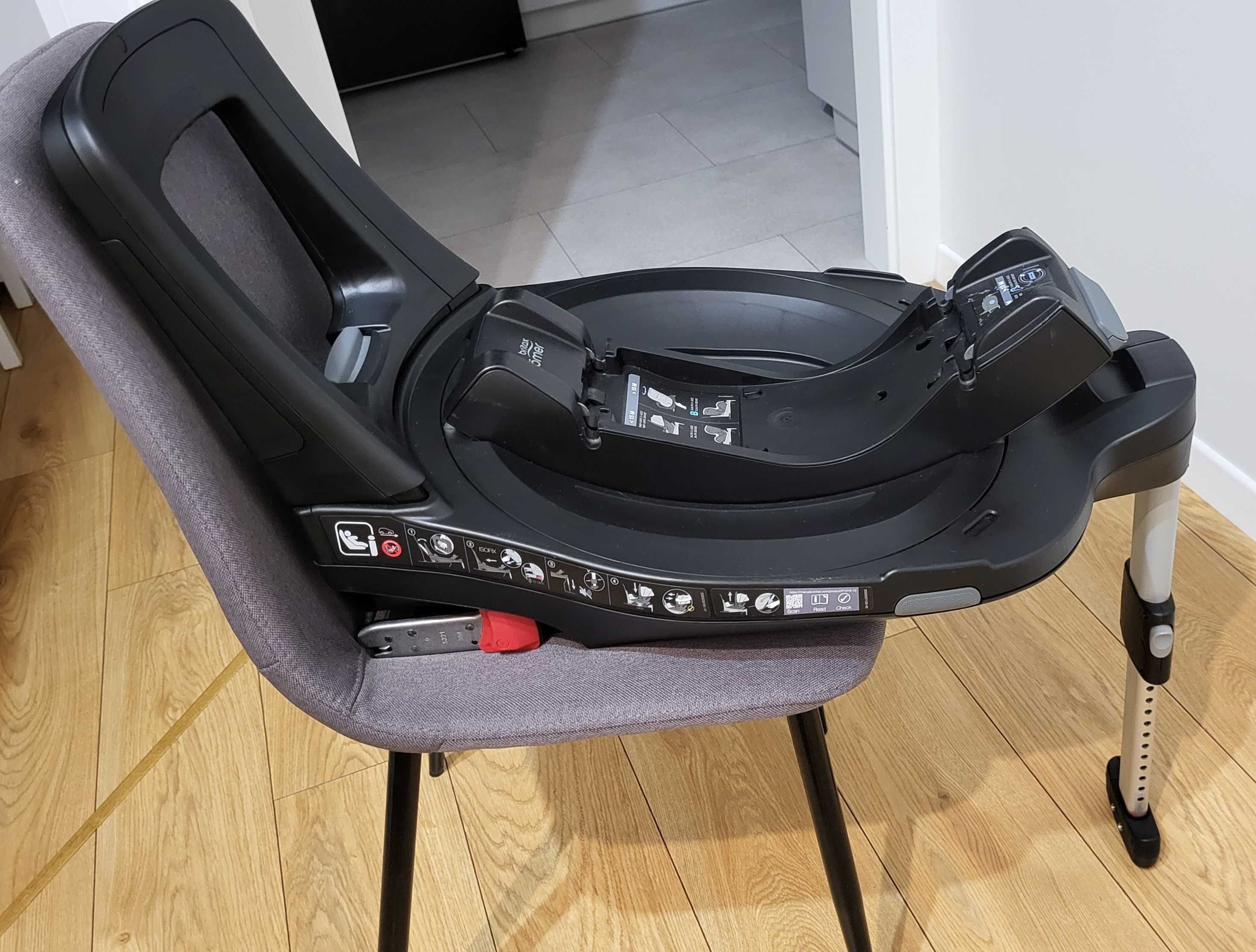 Fotelik Römer Britax Baby Safe 3 i-Size z bazą Isofix (FLEX iSENSE)