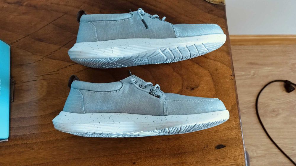 Sapatilhas de verão Reef tamanho 43