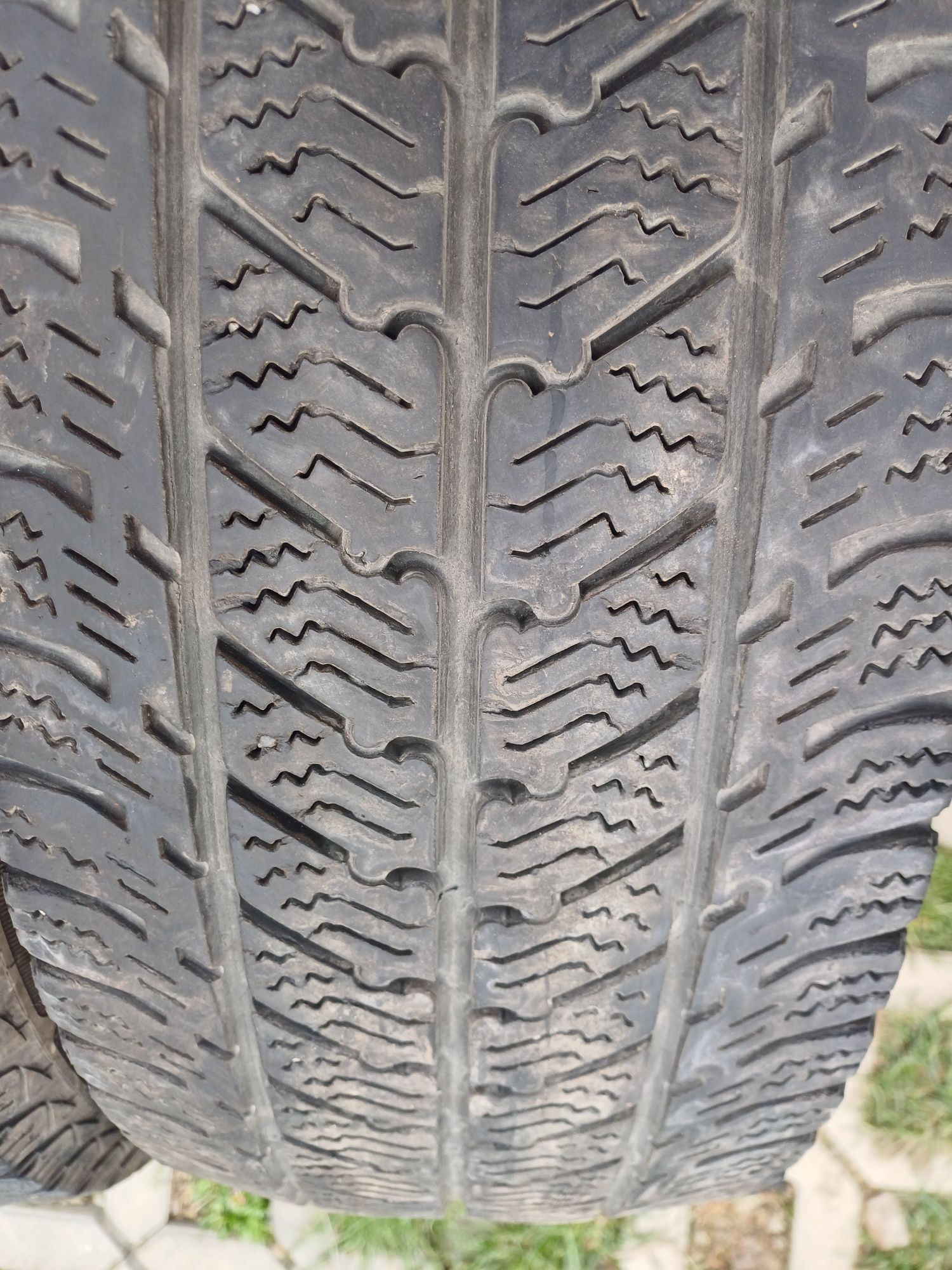 2 opony zimowe 215/65r16c UNIROYAL 2021r 6mm