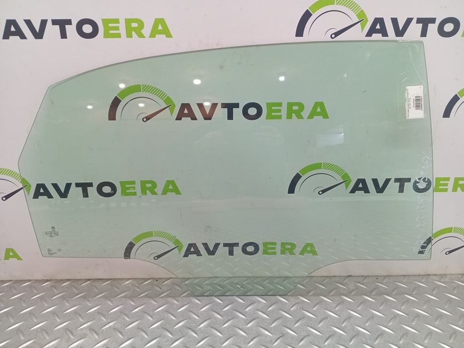 Стекло двери задней правой VOLKSWAGEN  PASSAT B7 B8 USA 561845026A