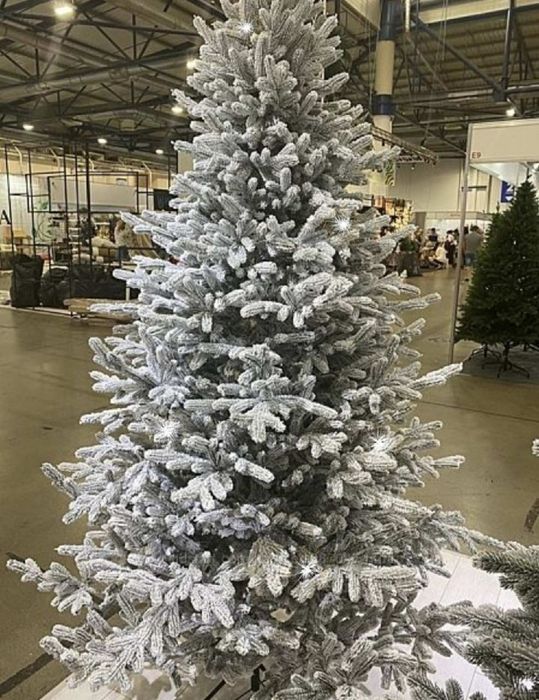 Штучна засніжена ялинка купити