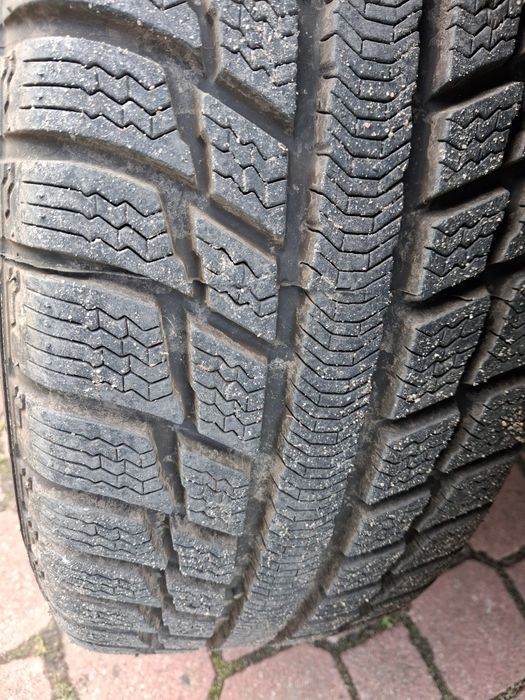 Sprzedam komplet opon zimowych,nalewki