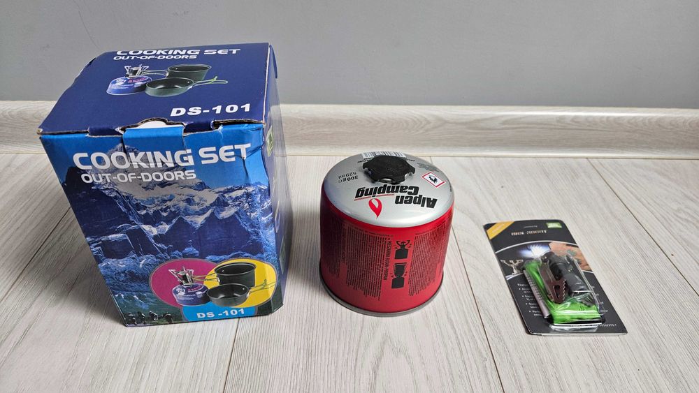 Zestaw turystyczny - naczynia, butla i palnik