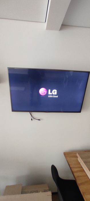 Смарт тв LG, хороша якість, функція 3d. 42lb650v