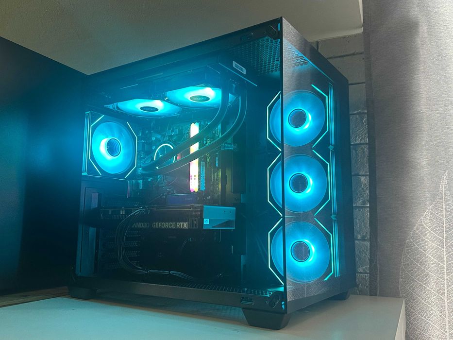 Nowy Komputer RTX 5060 Ryzen 5 FV23% AIO Akwarium Gamingowy do Gier