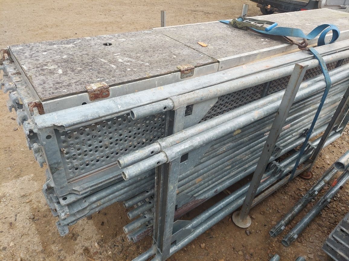 Rusztowanie Elewacyjne Fasadowe Baumann Layher 73 Transport