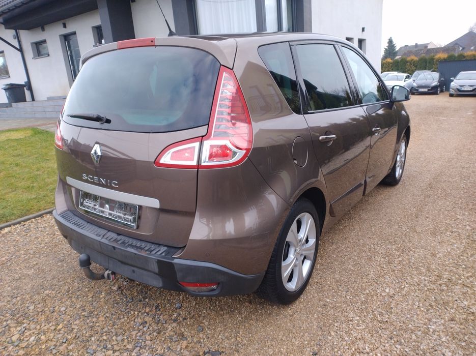 Renault Scenic 2011 1.6 16V 110 KM 6-biegów 150 tyś KM.