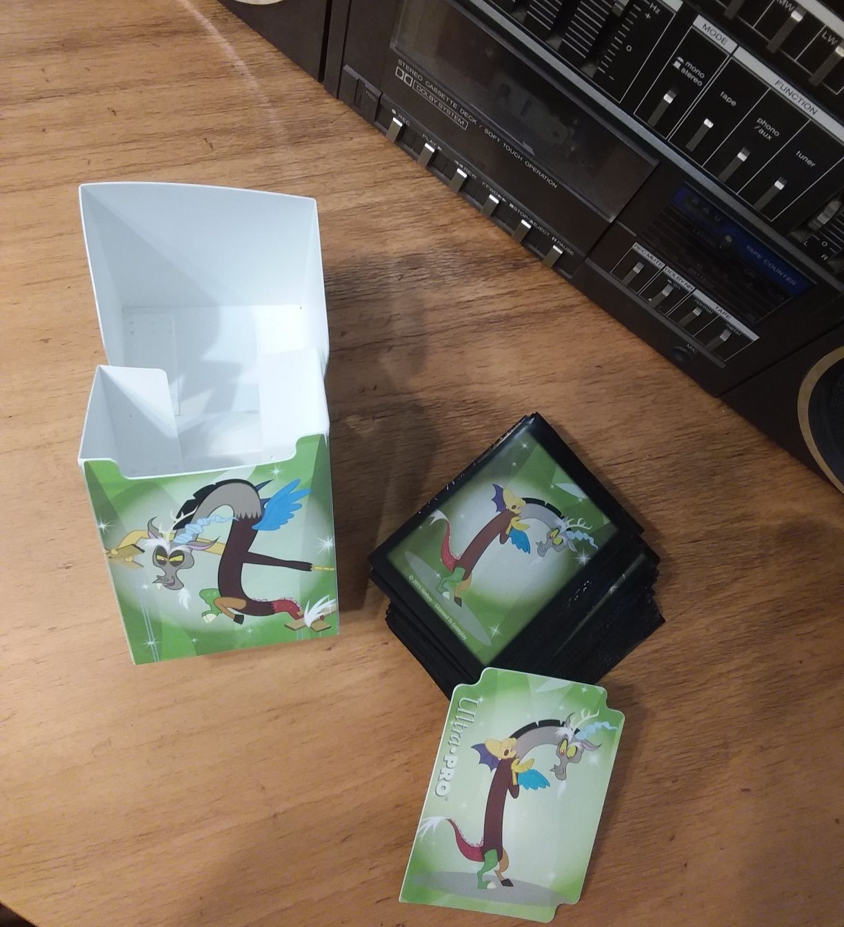 Ultra Pro koszulki i pudełko na karty MtG - zestaw, Discord, MLP