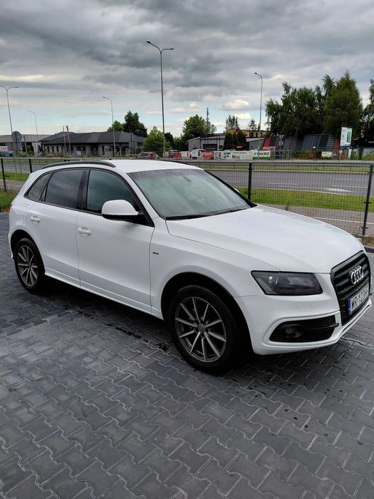 Audi Q5 Audi Q5 2.0 TDI clean diesel Quattro S tronic Black Edition