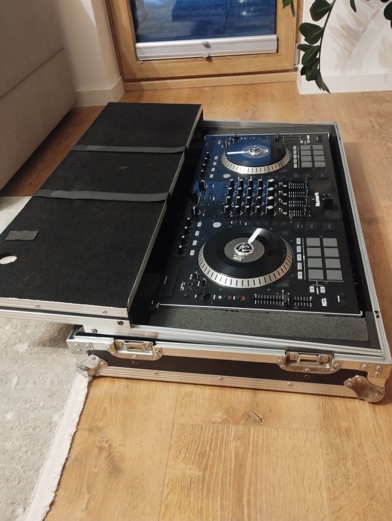 Sprzedam Numark NS7