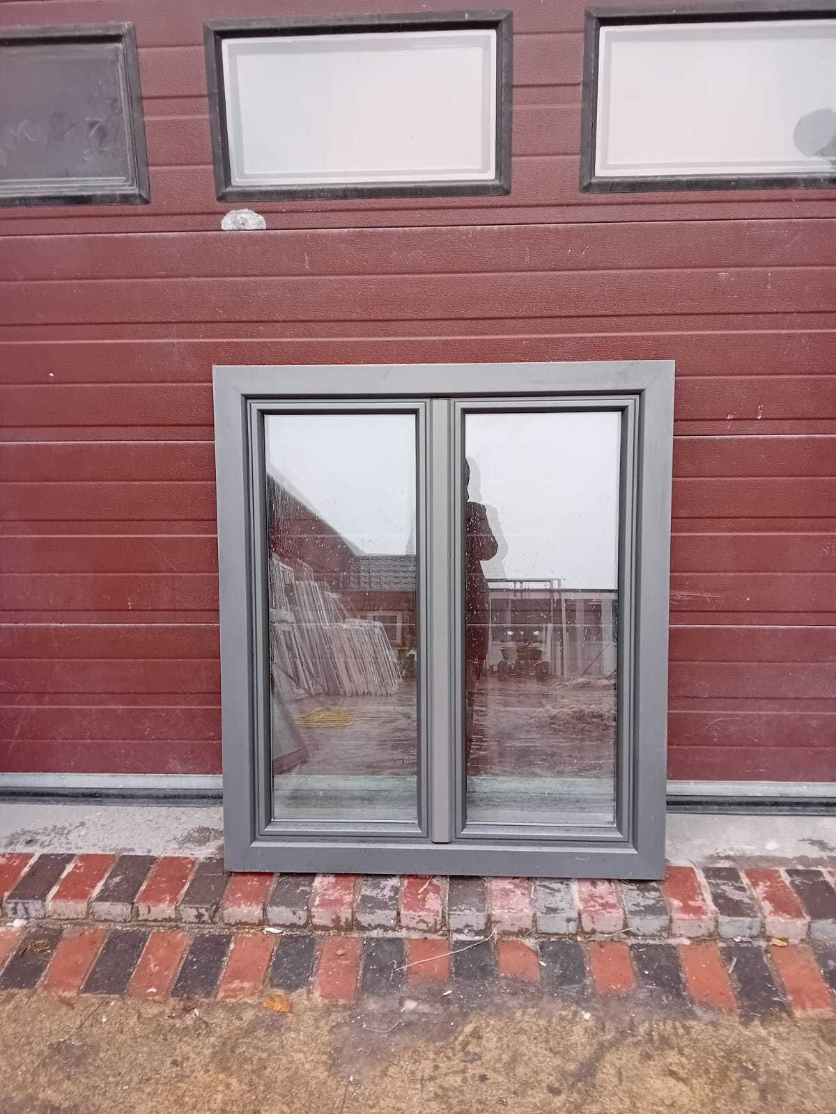 Okno drewniane aluminiowe struktura antracyt 120x126 złoty dąb DOWÓZ