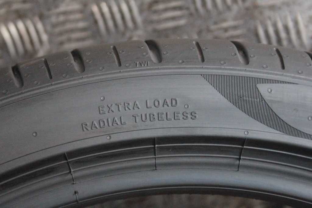 235/40/19 Pirelli P Zero 235/40 R19 96Y XL 2022r