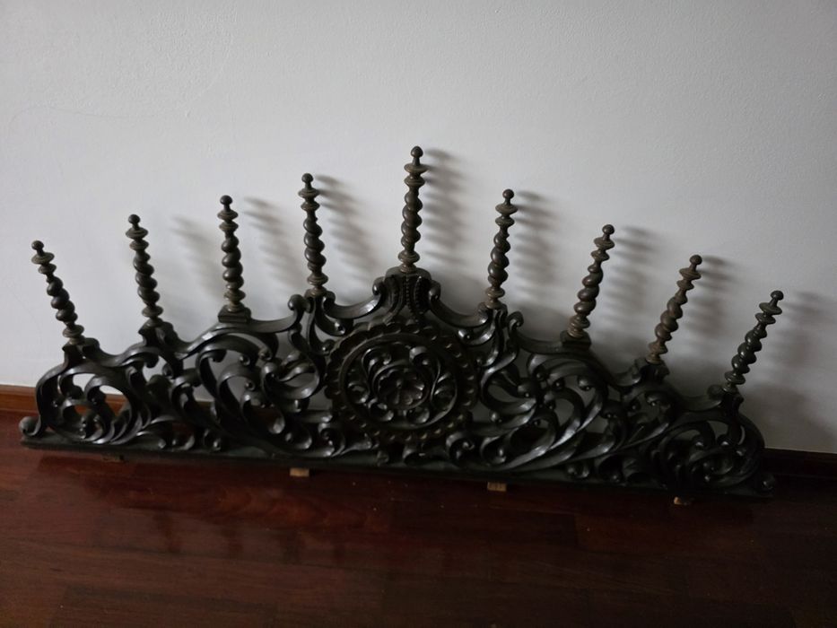 Vendo vários móveis antigos