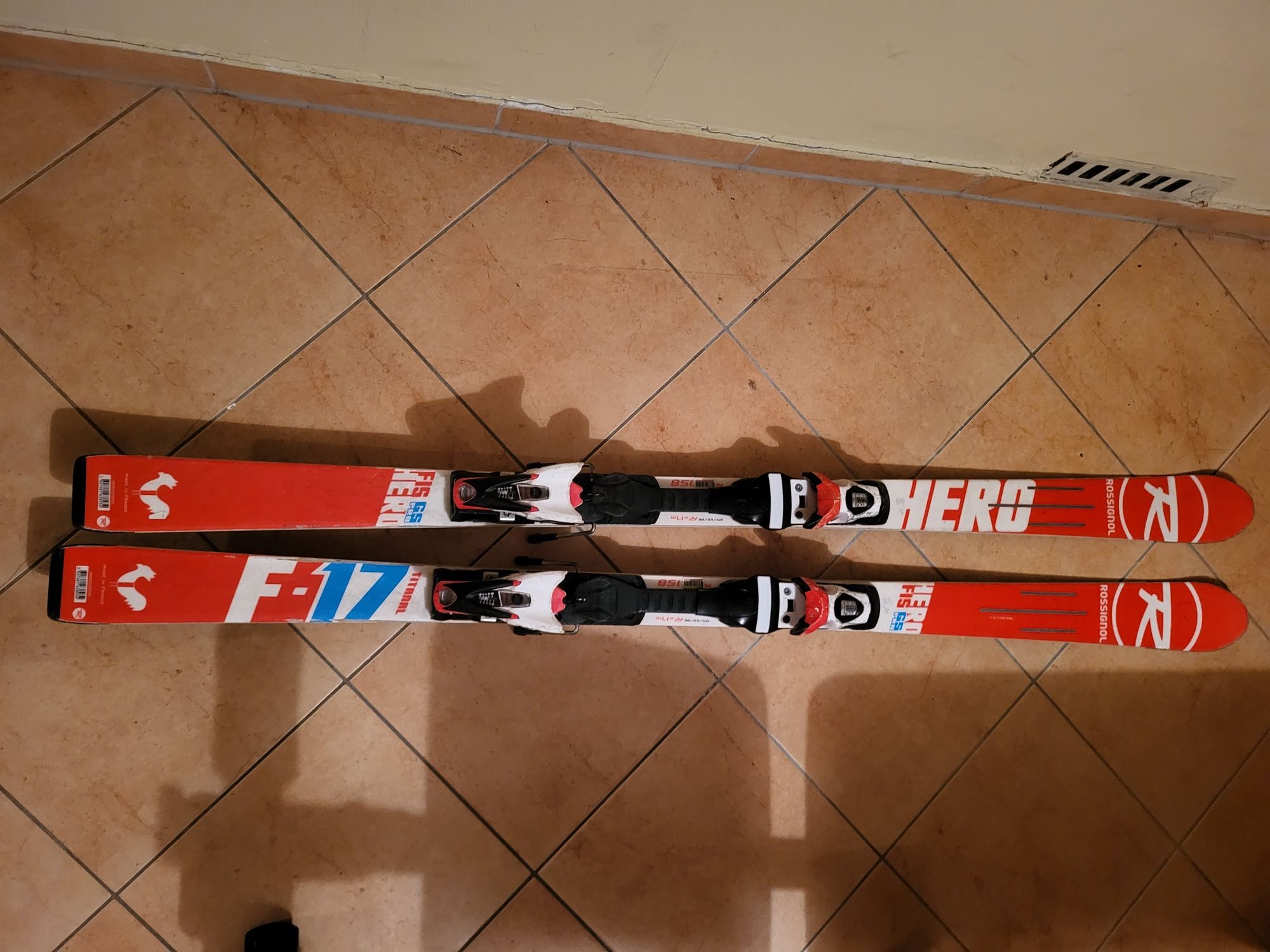 Narty Rossignol 158