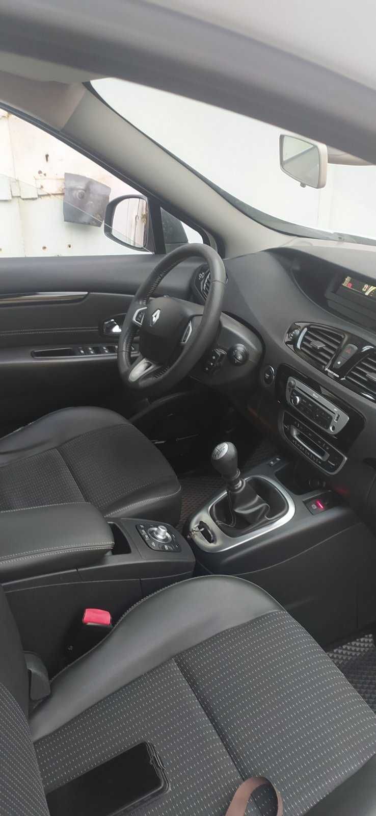 Renault Grand Scenic 1.6 disel turbo. 2012