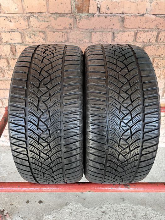 Пара зимових шин 245/40R18 Good Year