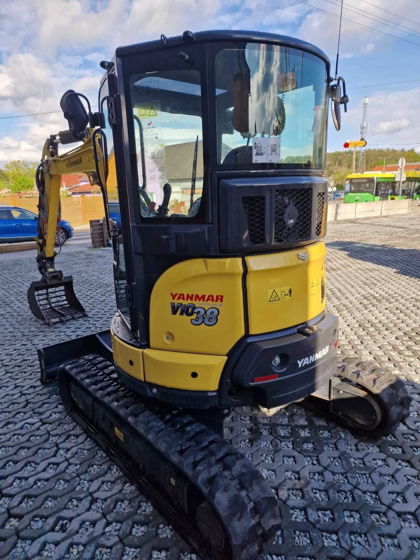 Minikoparka Yanmar VIO38-6  + Skarpówka obrotowa