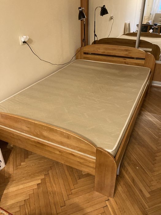Łóżko drewniane dwuosobowe