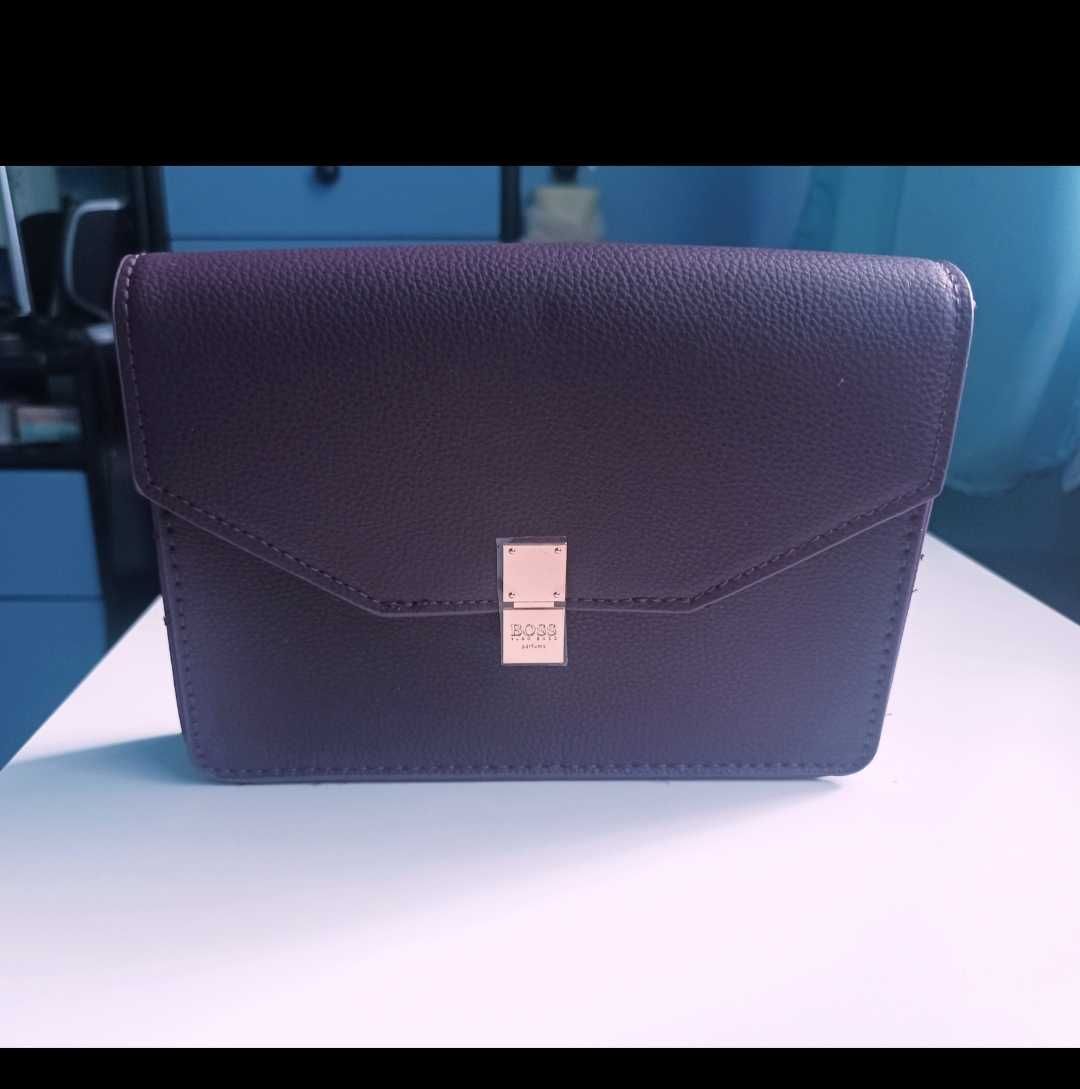 Hugo Boss elegancka mała torebka nerka