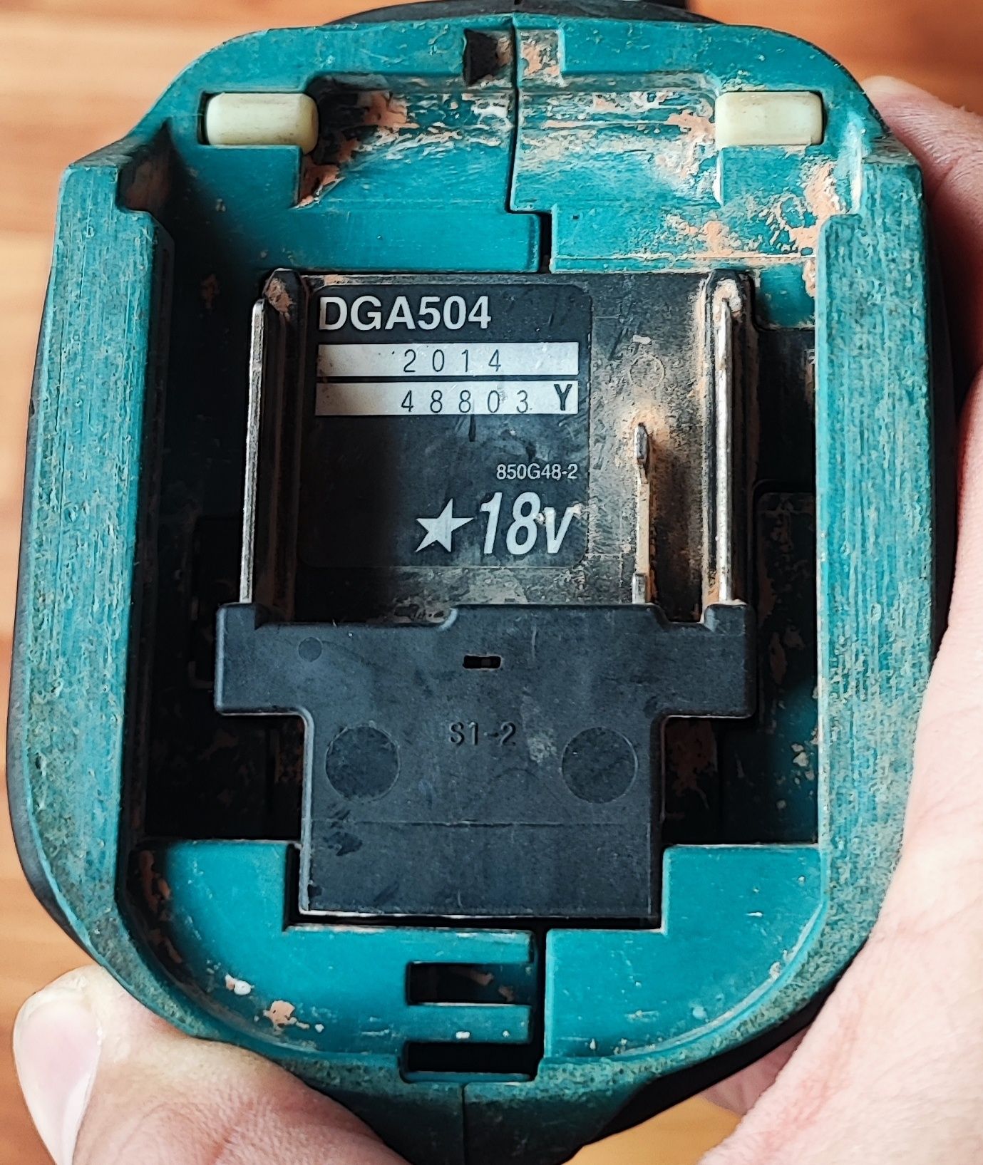Szlifierka kątowa Makita DGA 504 + bateria 5.0Ah