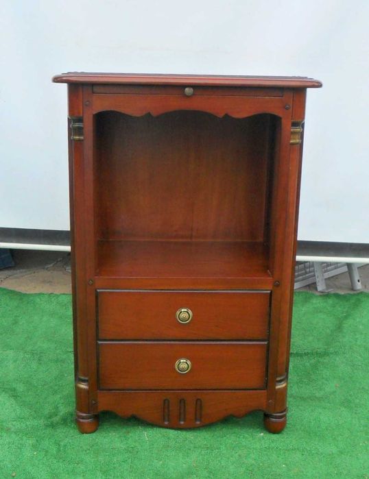 Móvel de apoio em madeira cerejeira