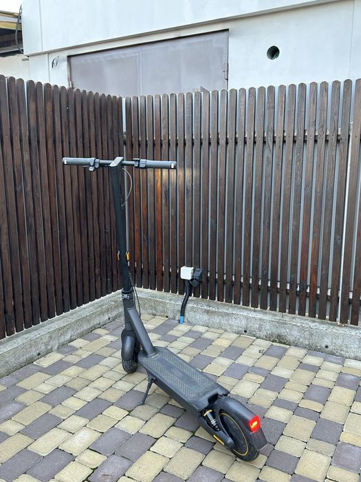 Електросамокат Segway Ninebot Max G2