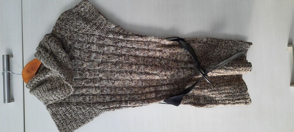 Sweter - długi z krótkimi rękawami i paskiem