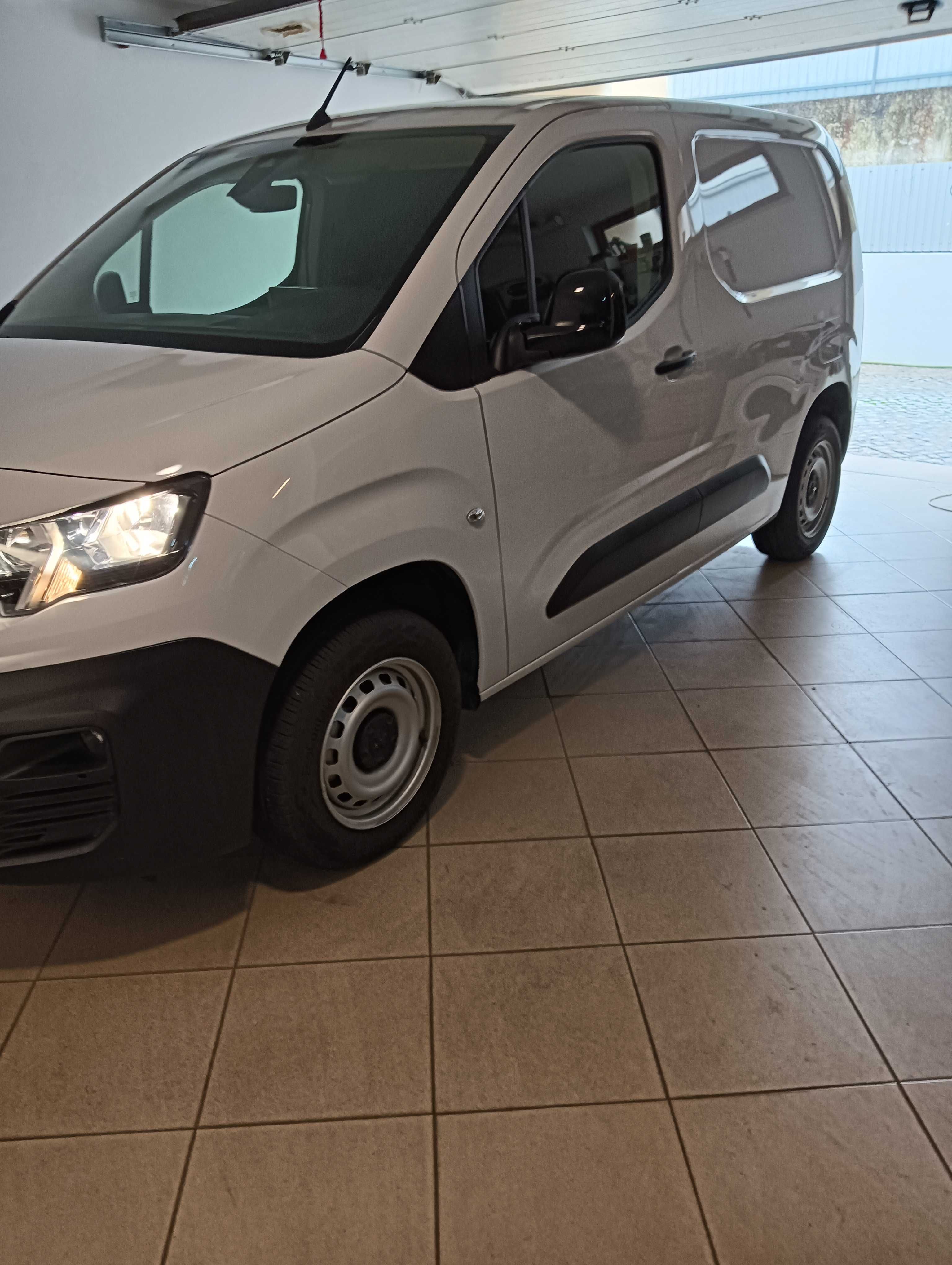 VENDO: Peugeot Partner 2022 como novo