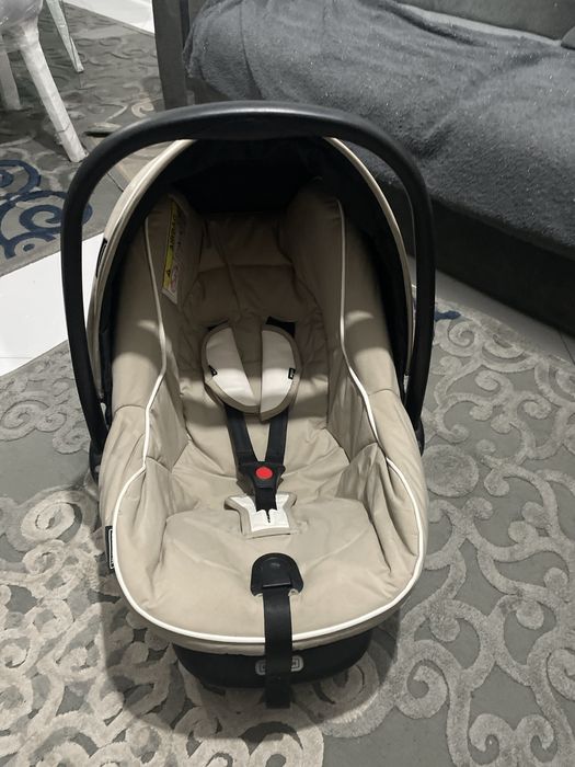 Carrinho de bebe como novo em boas condicoes para desocupar alguma duv