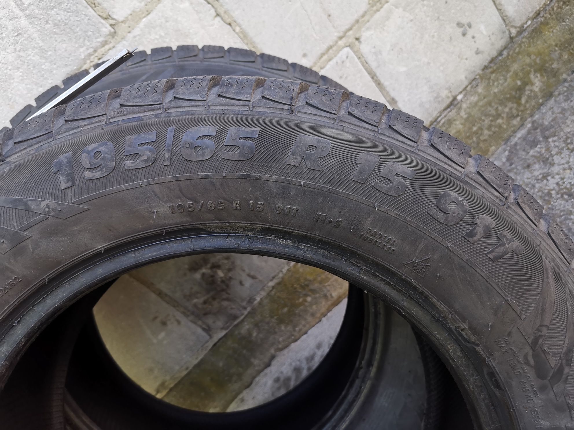 Opony zimowe 2szt 195/65 R15