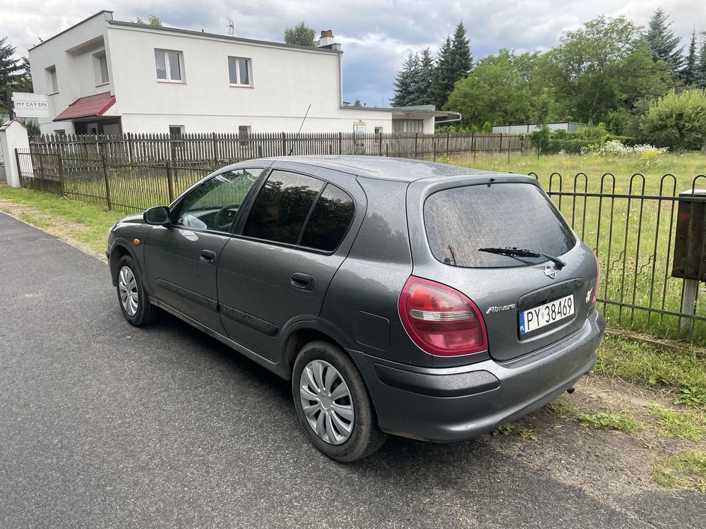 Nissan Almera n 16