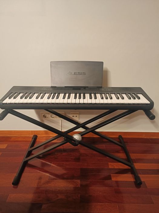 Vendo piano elétrico Alesis Melody 61