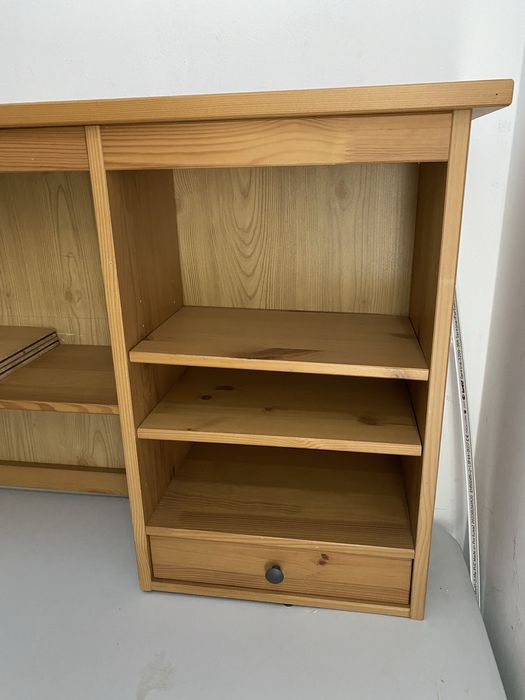 Móvel com 2 gavetas