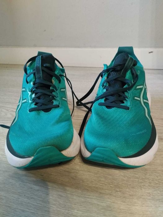 Sapatilhas de corrida ASICS GEL NIMBUS 27 - TAMANHO 42.5, SEMI-NOVAS