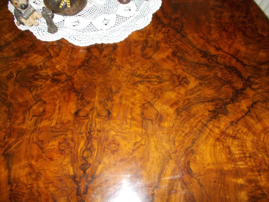 Stół stolik kawowyAntyk przedwojenny  Przepiękny orzech kaukaski ideał