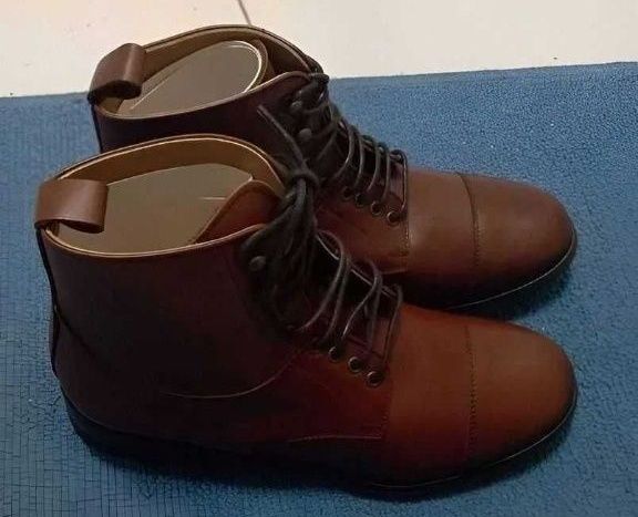 Vendo botas para mulher (tamanho 38) novas em pele genuína!