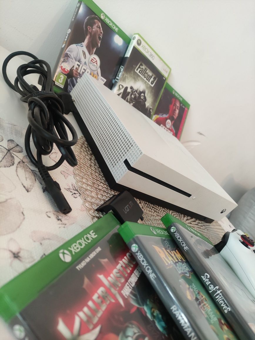 Konsola Xbox One S 4K HDR 500GB + Pad+ Okablowanie