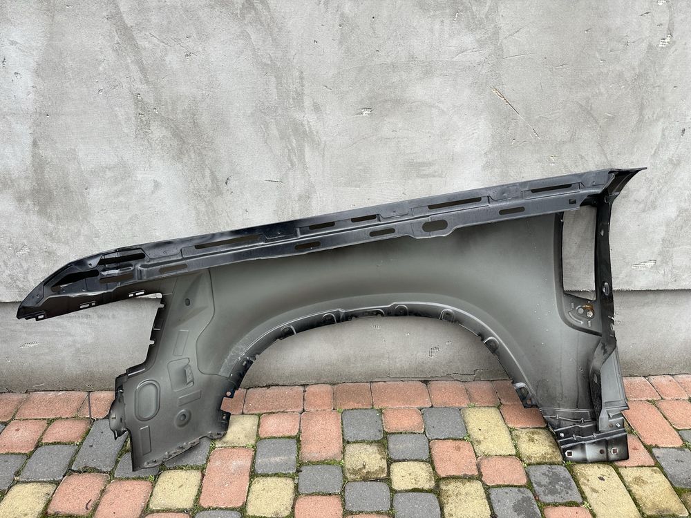 Land Rover Defender 2 крило крила передні наявність